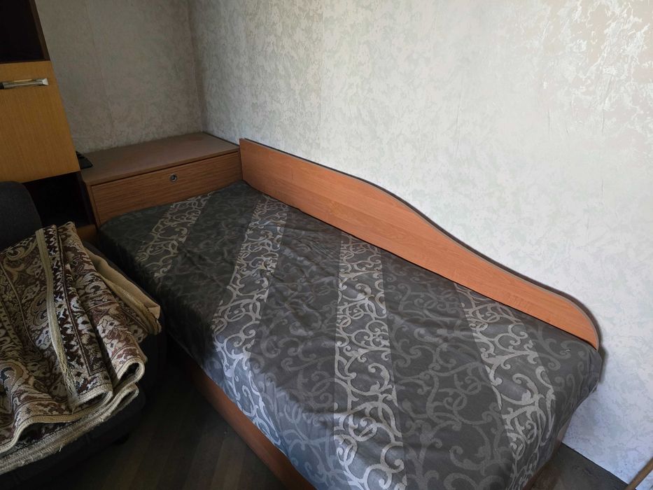 2 легла с матраци с отварящ се механизъм + ракли