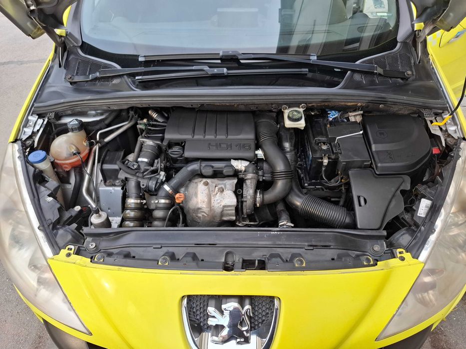 Продавам Пежо 308