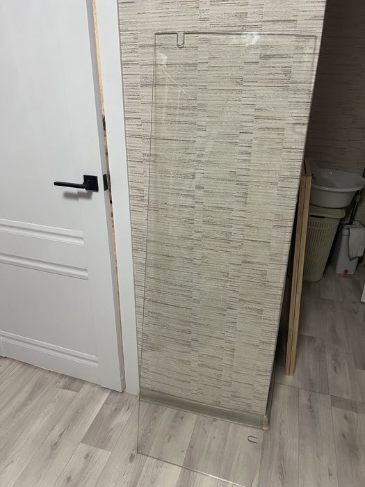 стеклянная перегородка в ванну