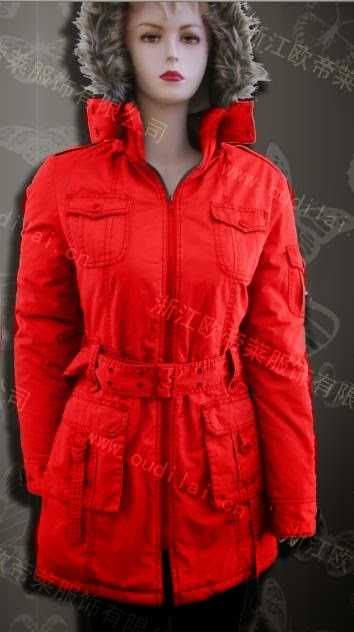 Geaca rosie lunga groasa cu gluga TRANSPORT GRATUIT