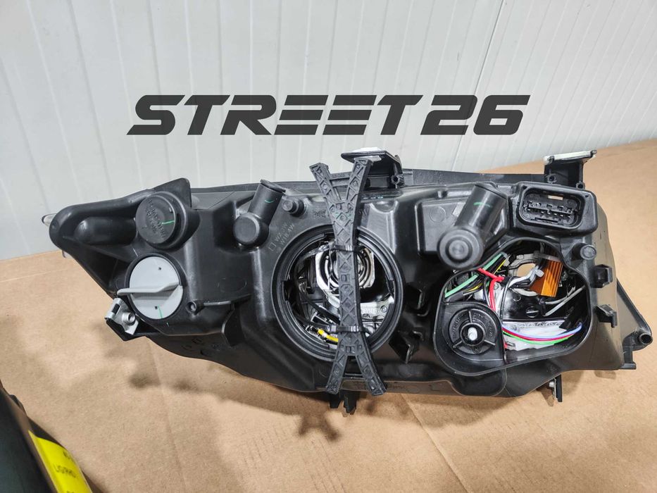 Faruri BMW Seria 3 E90 E91 (2005-2011) Angel Eyes LED Negru