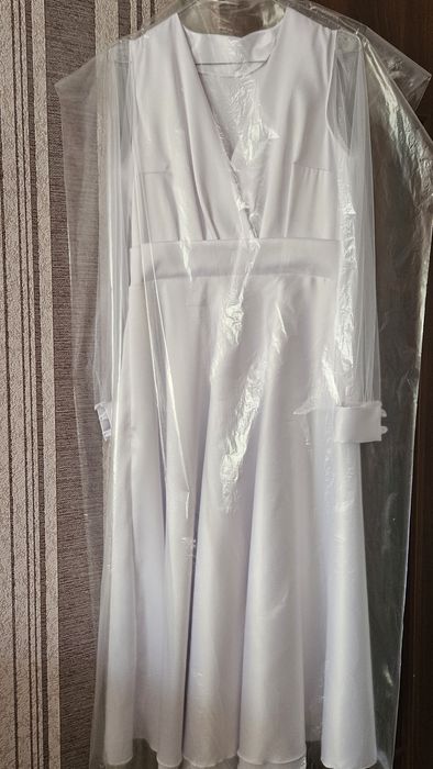 Продам белое платье
