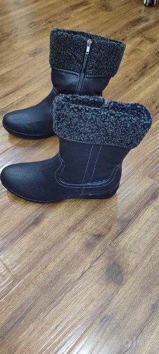 Полусапожки женские,абсолютно новые!!!