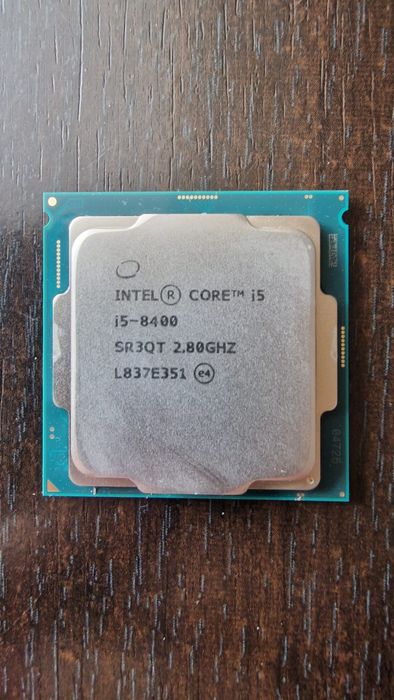 Vand componente PC: Procesor Intel  Core i5 8400, HDD Toshiba 1 TB, memorie RAM Samsung 8 GB, 2666 MHz