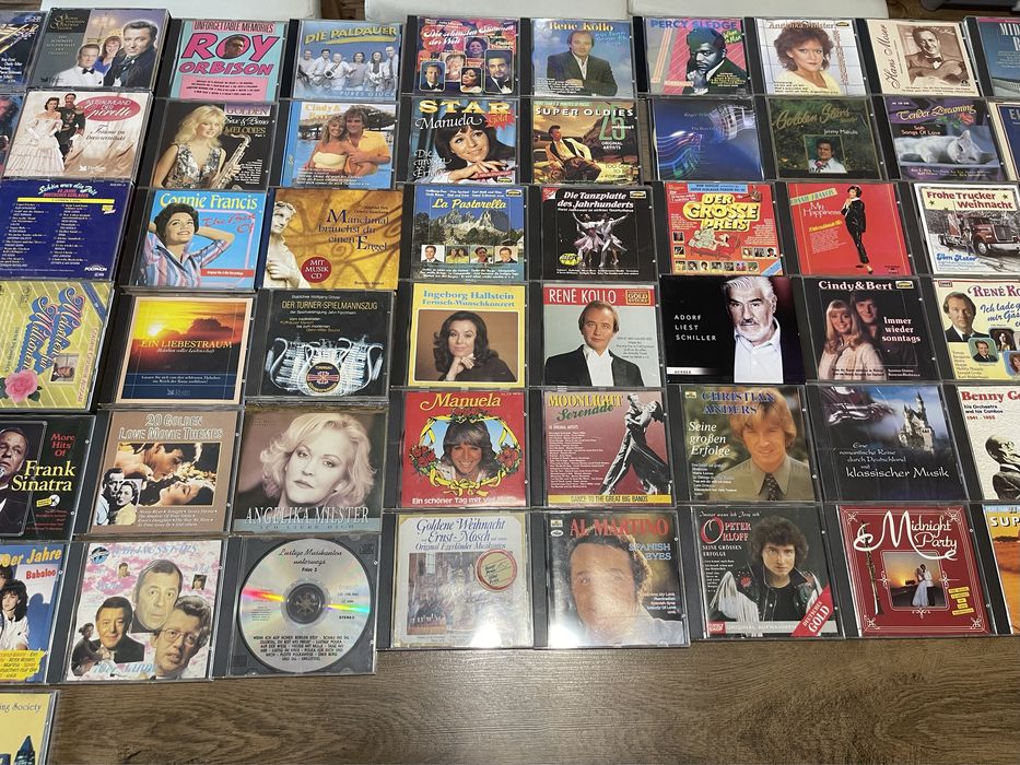 Колекция оригинални компакт дискове