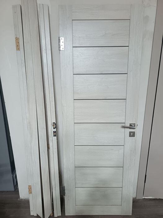 Продам двери с обналичкой