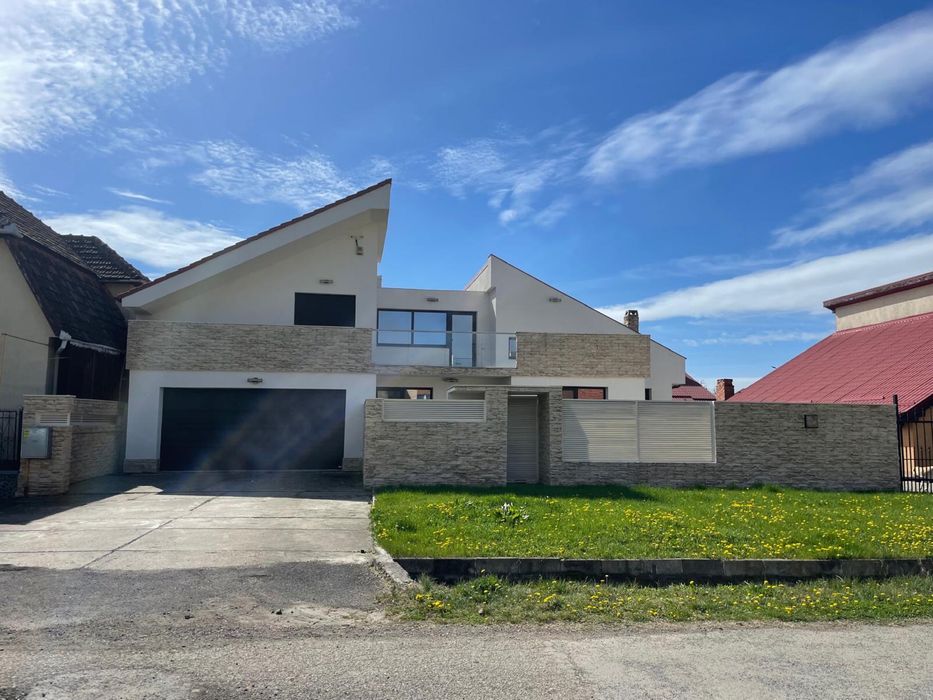 Casă modernă de vânzare – Săcălaz