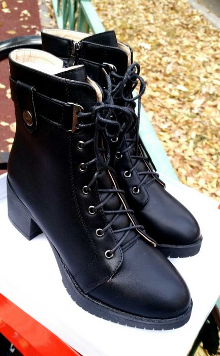 Продам подростковые  ботинки