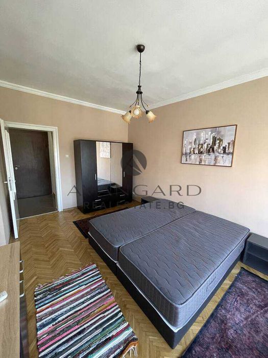 оф.25755 Тристаен обзаведен до Тримонциум