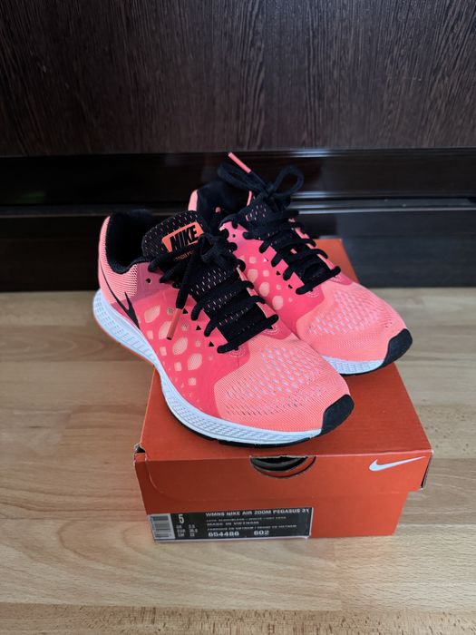 Кроссовки Nike оригинальные б/у