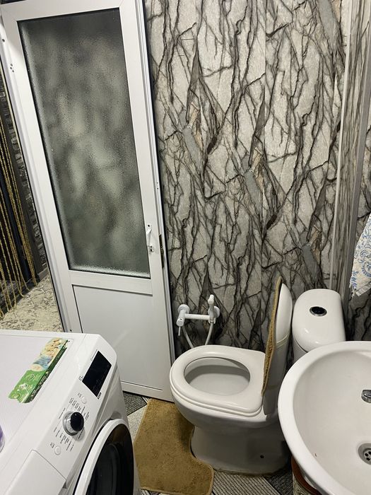 Tez. Kunda sentirdan 1 etaj uy sotiladi