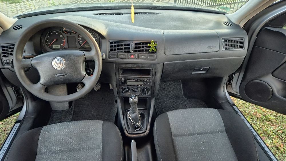 VW Golf 2003,1.4 benzină