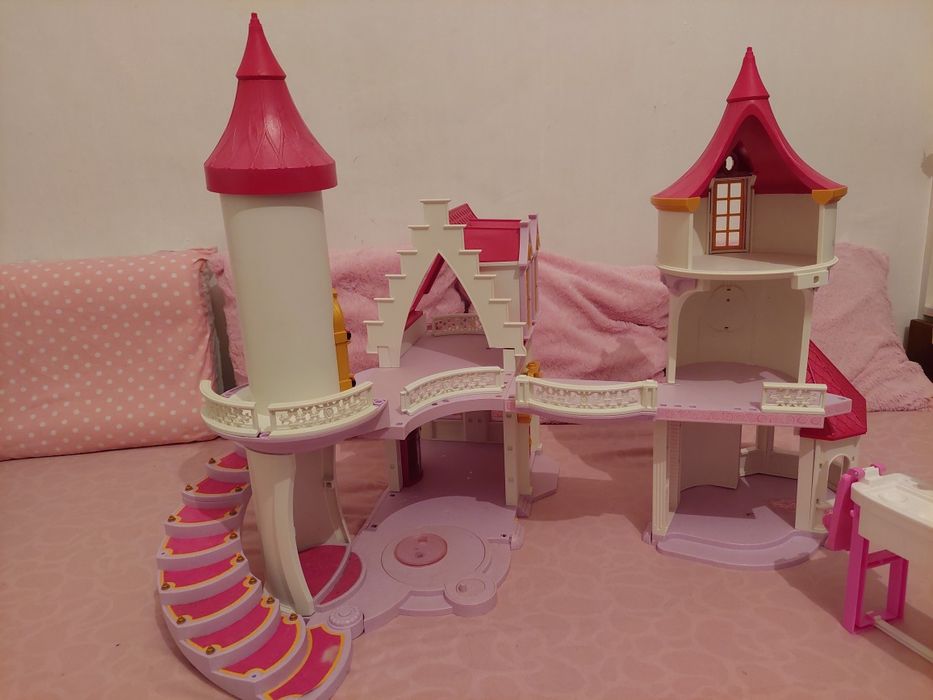 Замък за кукли ,сглобяем