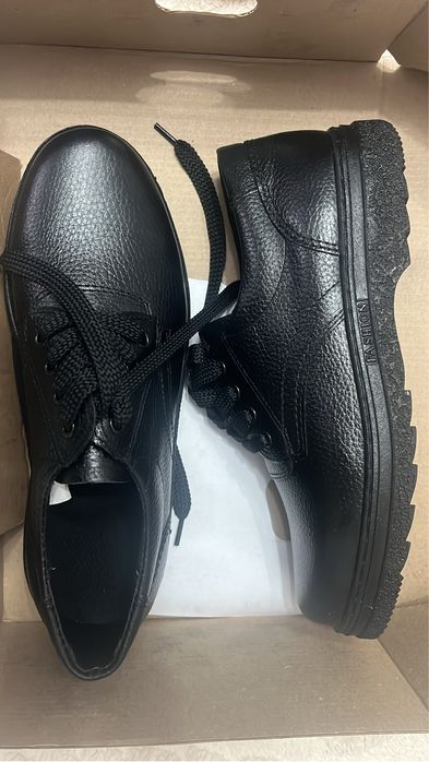 Ботинка сатылады