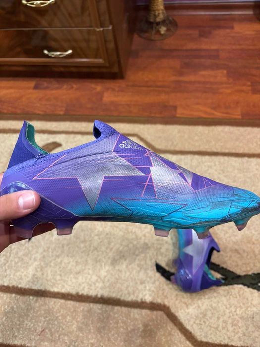 Adidas x UCL version