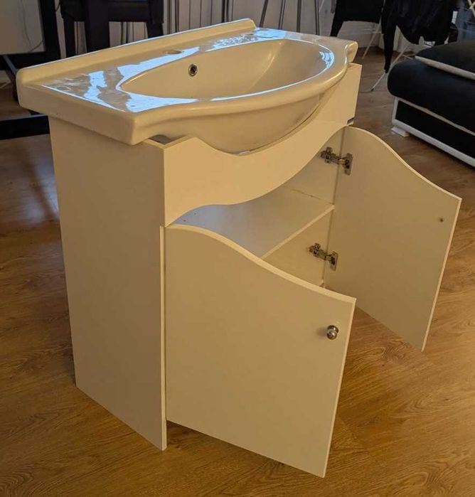 Шкаф за баня от PVC с умивалник