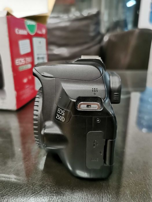 Canon 250D + Sigma 17-50 f 2,8
