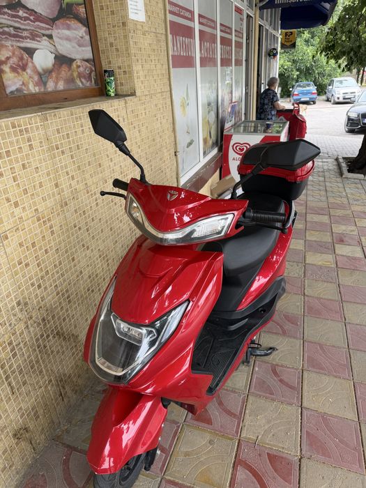 Vând scuter electric ZTECH