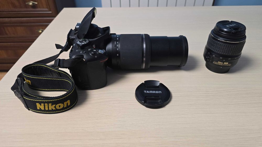 Nikon D5200 + obiectiv 18-55 Nikon + obiectiv 18-200 Tamron