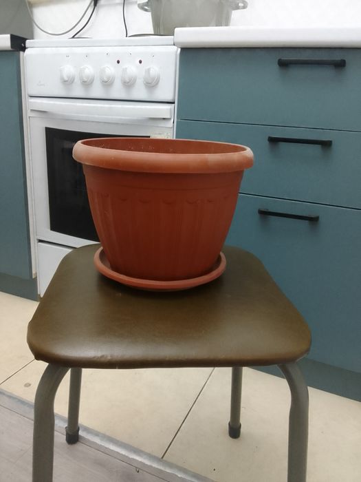 Продам две горшки