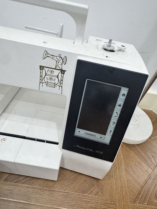 Вышивальная машина Janome Memory Craft 550Е