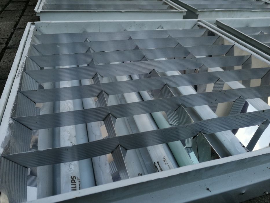Lampi Corpuri neoane incastrate in tavan cu 16 neoane functionale incl