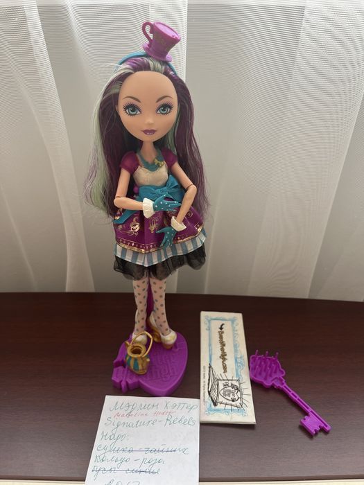 Ever After High – Madeline Hatter Signature (2013) – Оригинална Mattel