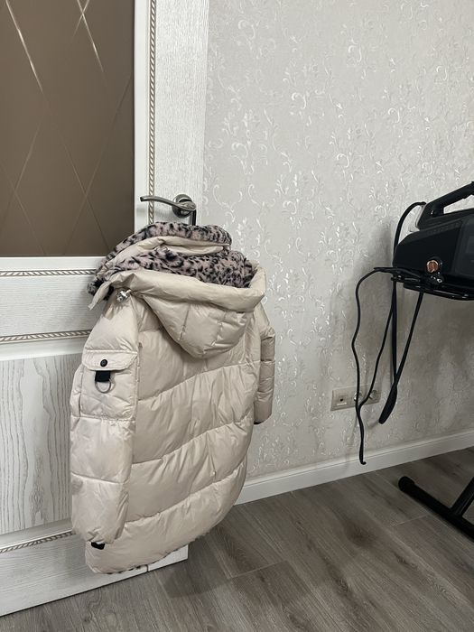 Продам зимнию куртку для девочки