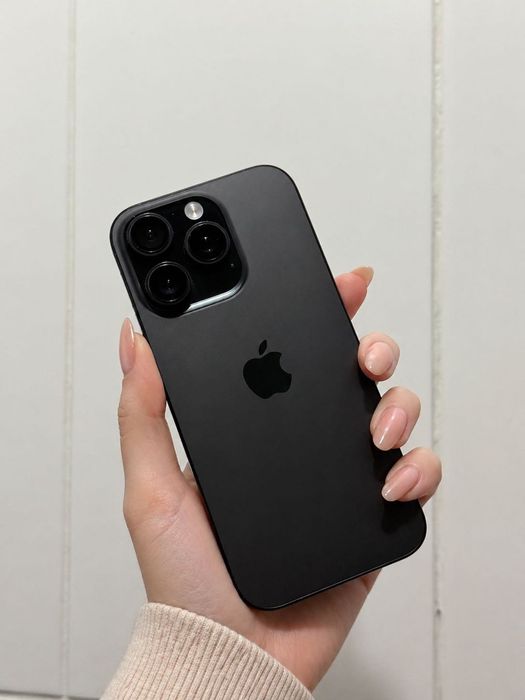 Телефон iPhone 16 pro