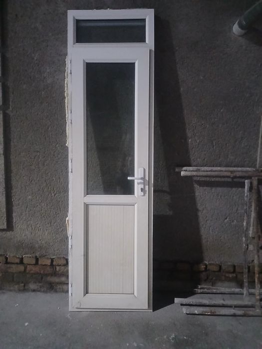 Akfa eshik xolati judaxam zor kimga qiziq bolsa tel qilinglar