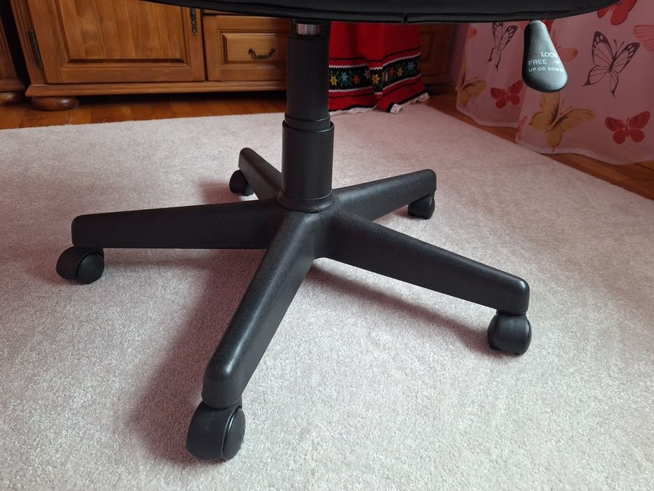 Стол за компютър