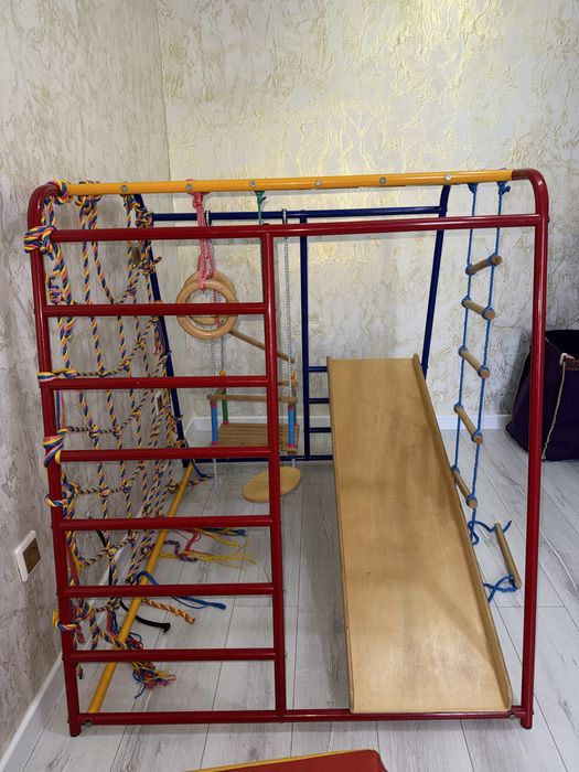 Детский спортивный уголок