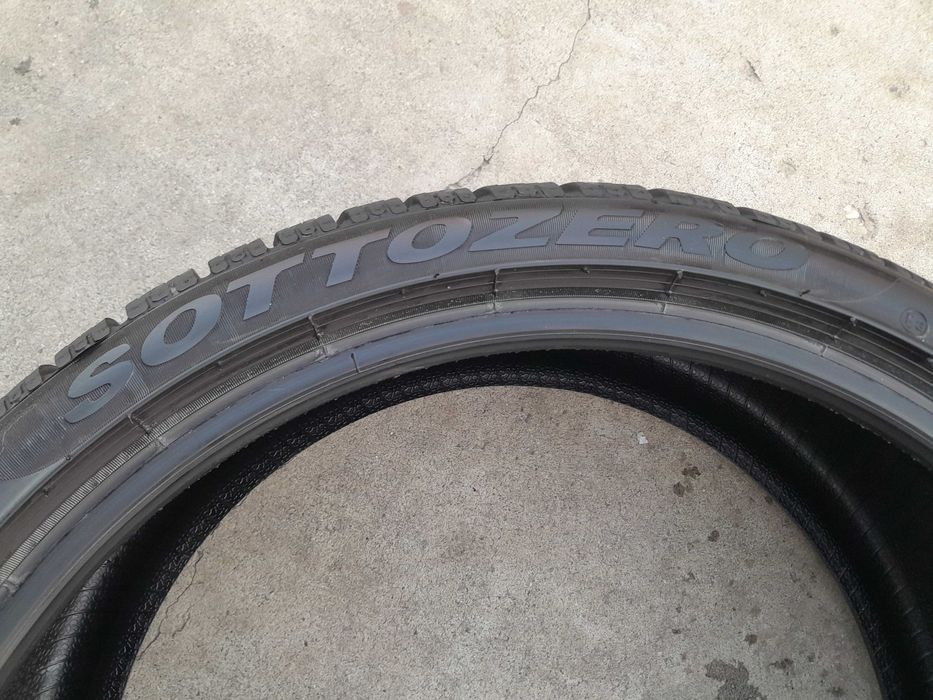 O anvelopa iarna 245 35 20 pirelli sottozero 2 profil de 7,5 mm