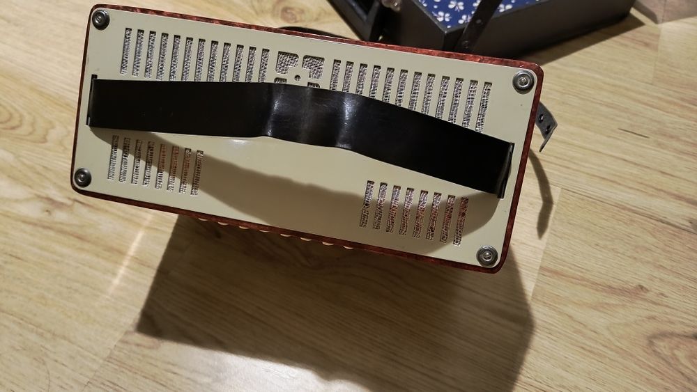 Детски акордеон червен