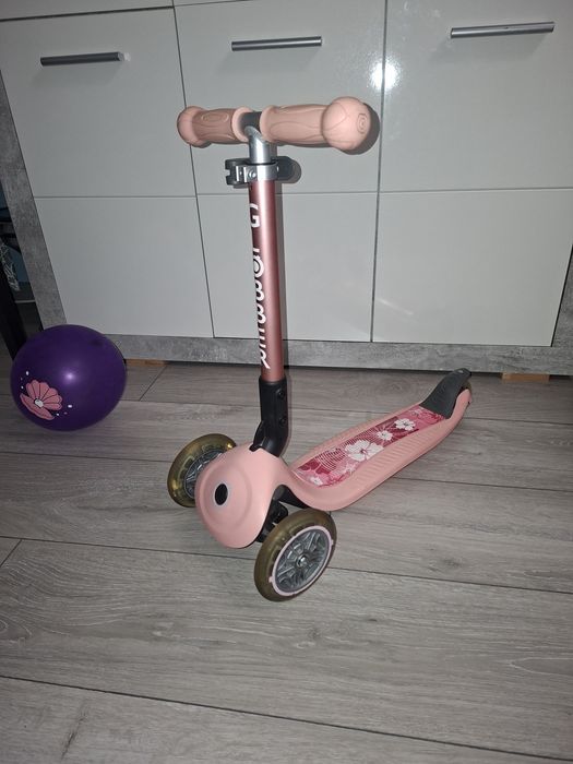 Тротинетка розова Globber Junior Foldable Lights Ecologic