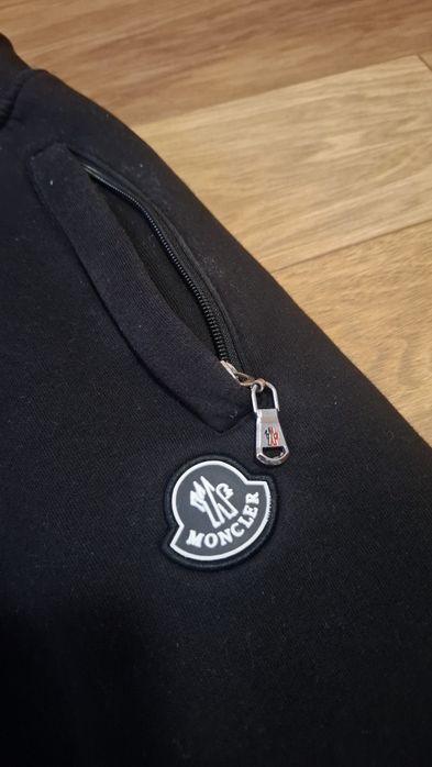 Оригинално долнище на moncler. Приемам и бартери