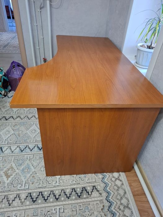 Продам стол самовывоз