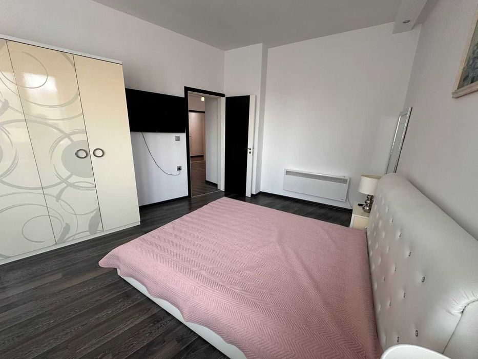 Тристаен апартамент - до хотел Черно море , пл. Севастопол