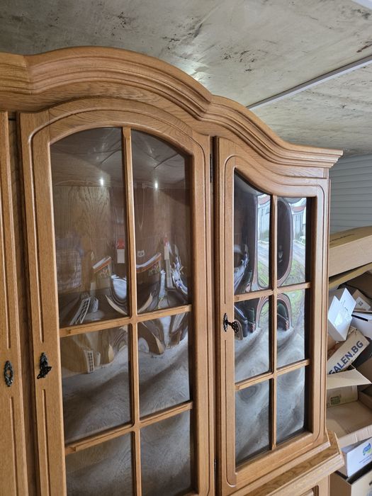 Винтидж трапезен бюфет / витрина от масивна дъбова дървесина