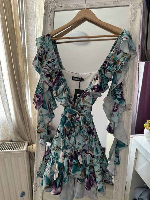 Чисто нова флорална рокля "Amia Moda"