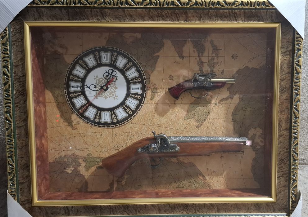 СРОЧНО Продается новые СУВЕНИРЫ для РУКОВДОСТВА.Часы работает.