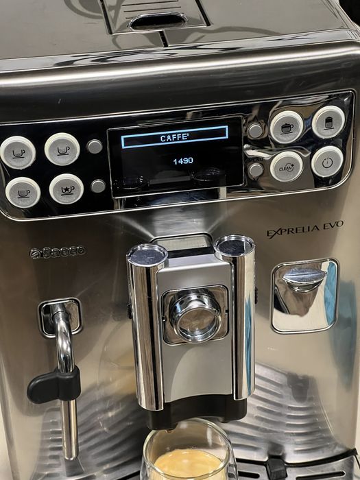Кафемашина кафе автомат Saeco Exprelia evo с гаранция