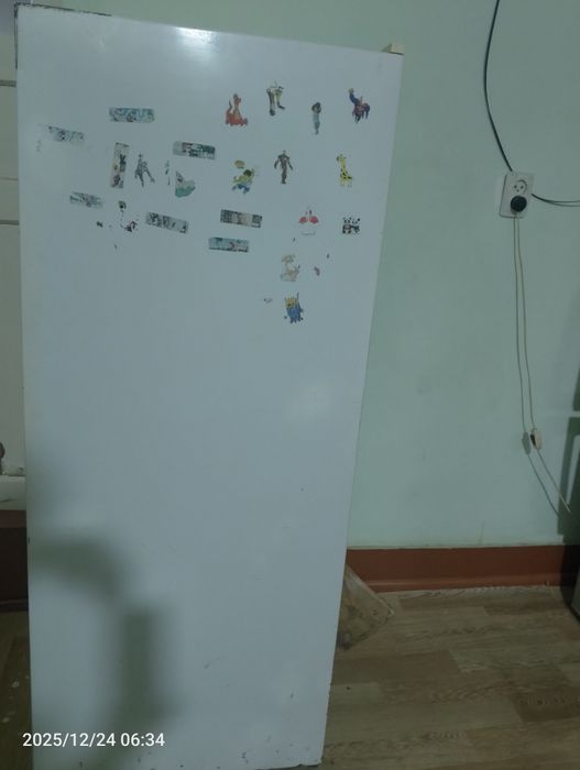 Холодильник сотилади