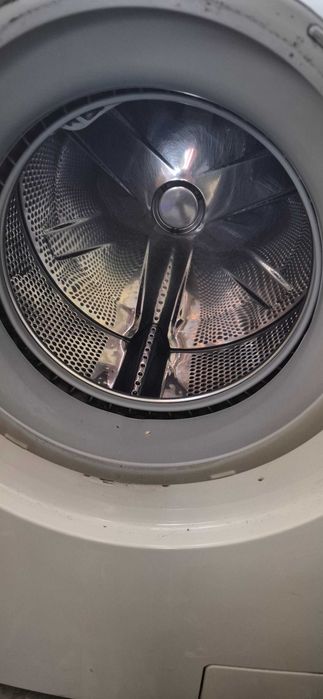 Продавам автоматична пералня Zanusi