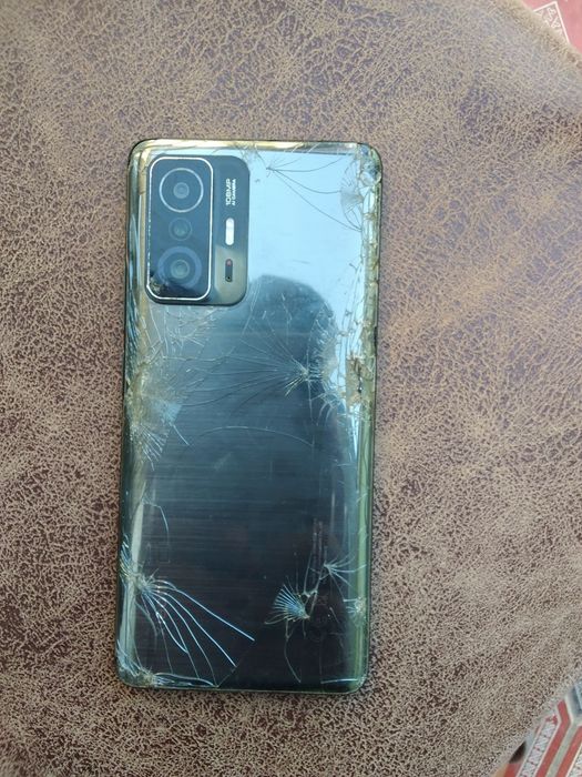Ikkita telefon #1 Xiaomi 11T 5G 8/128 #2 iphone xs 64GB