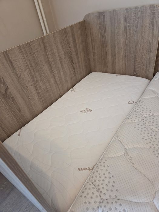 Продавам 2 бр.детски легла 60/120 цена 350лв за 1 бр.