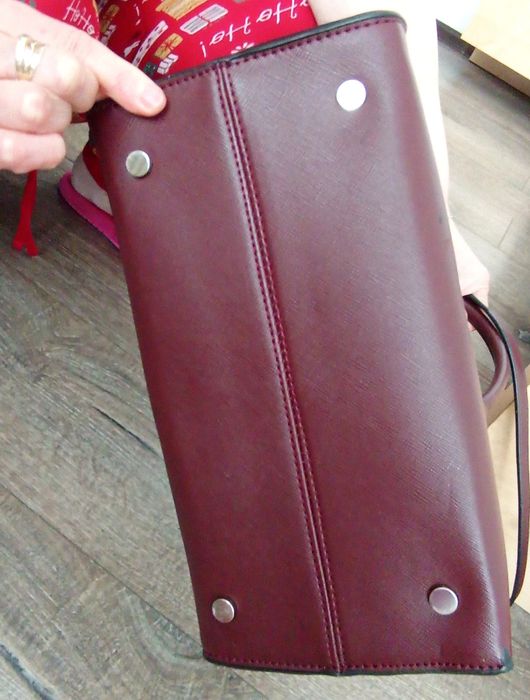 Zara Basic geanta.