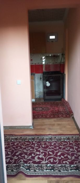 Зангиотада 1 хонали хонадон ижарага берилади.