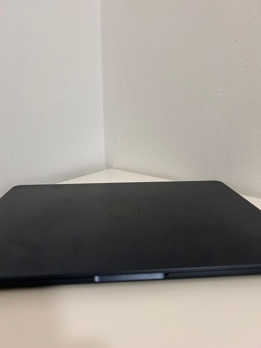 Vand Laptop MacBook Air 13 ca nou !