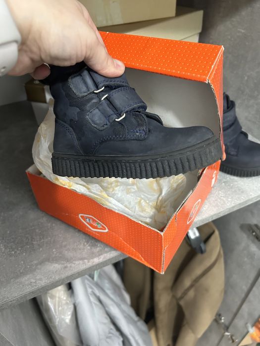 Продам демисезонную обувь